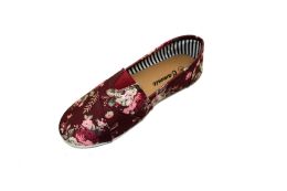 18 Bulk Women Denim Slip On Shoes Flower Print In Burgandy
