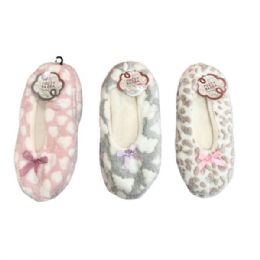 12 Bulk One Size Women's Fuzzy Slippers In Assorted Embosed Patterns