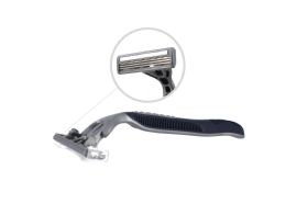 500 Bulk Triple Blade Razor With Lubricating Strip